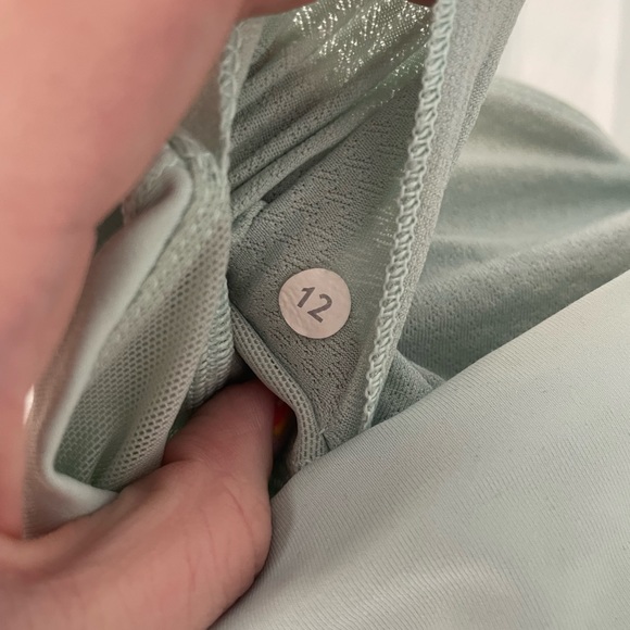 size 12 mint lululemon strappy sports bra - Picture 3 of 4